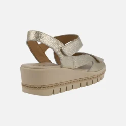 Sandalias metalizadas de piel con cierre de velcros