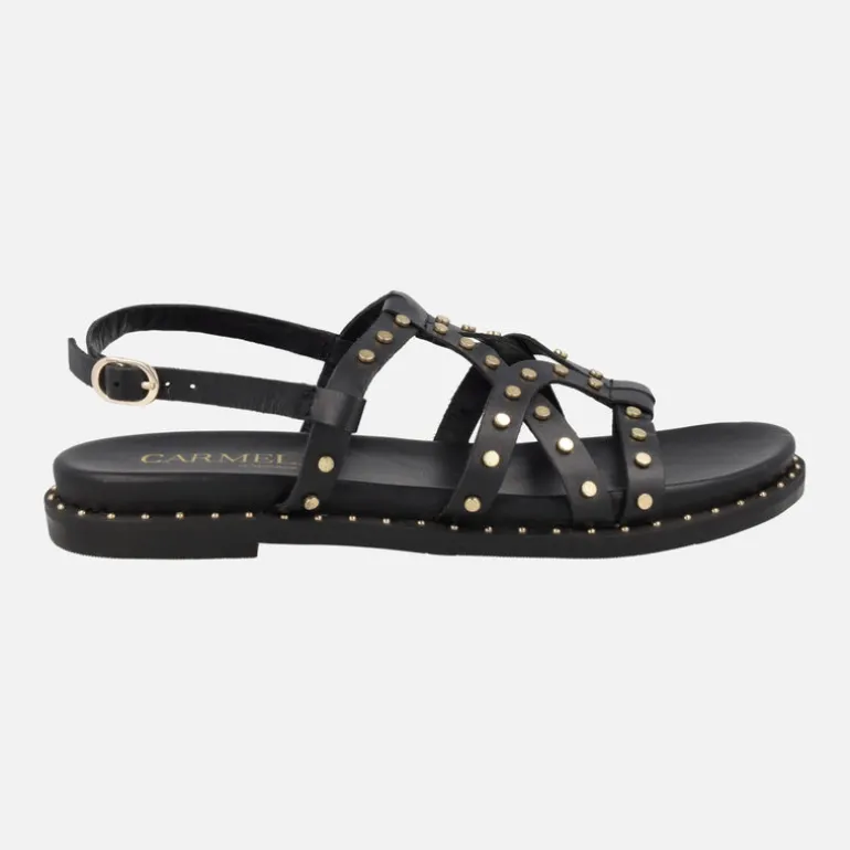 Sandalias negras de piel con tachas metálicas doradas