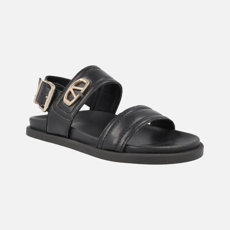Sandalias negras de piel Isabela con adorno metálico dorado
