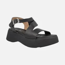 Sandalias negras de piel con cierre de hebilla y plataforma