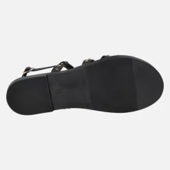 Sandalias negras de piel con tachas metálicas doradas