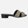 Sandalias pala en rafia beige y negra con tacones bajos