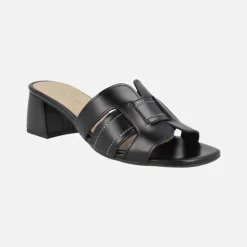 Sandalias palas en piel negra con tacones anchos