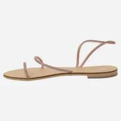Sandalias planas con tiras de strass