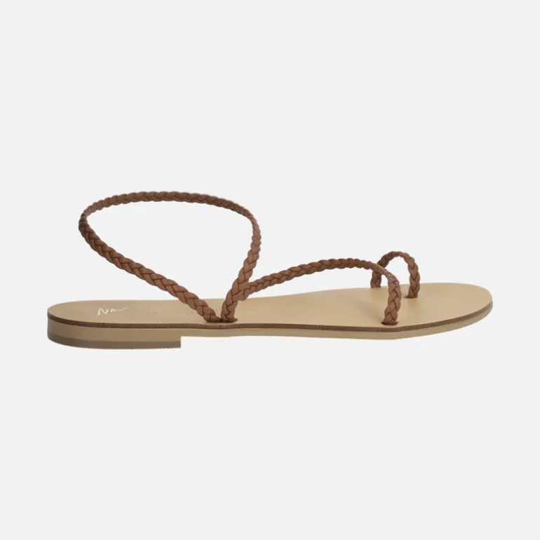 Sandalias planas con tiras trenzadas