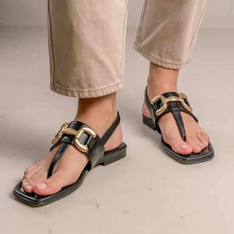 Sandalias planas de dedo con adorno metálico Rita