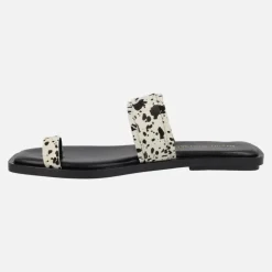 Sandalias planas de dedo con estampado animal print