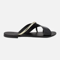 Sandalias planas en combinado negro y oro