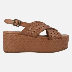 Sandalias trenzadas de piel con maxi plataforma Carmela