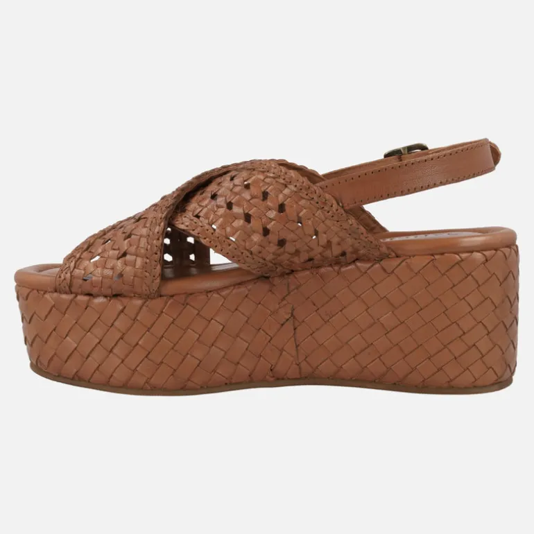 Sandalias trenzadas de piel con maxi plataforma Carmela