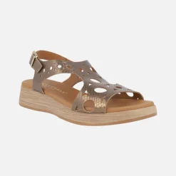 Sandalias troqueladas en piel metalizada bronce