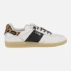 Zapatillas blancas de piel con detalles en animal print leopardo