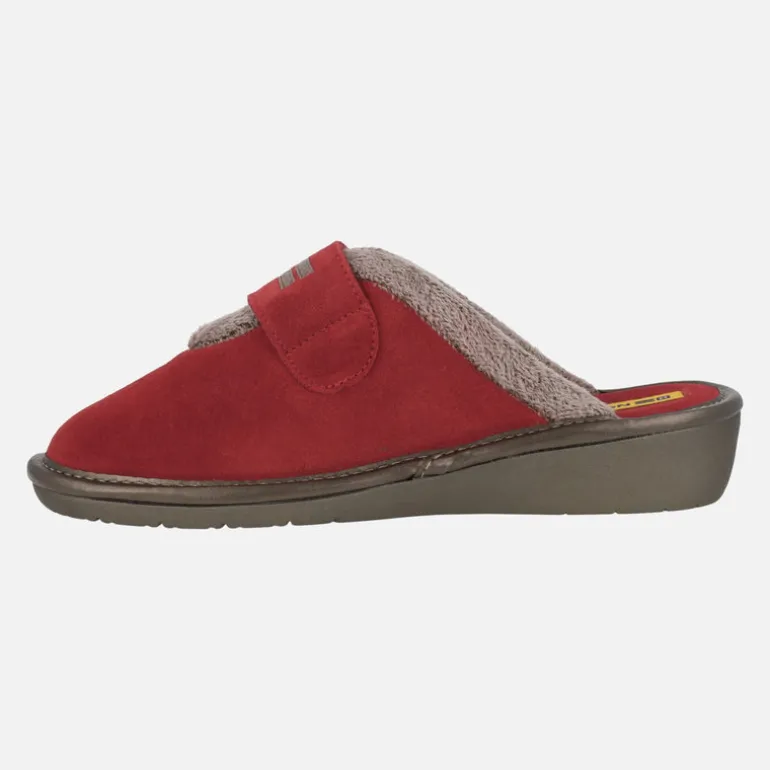 Zapatillas de casa en piel serraje con cierre de velcro