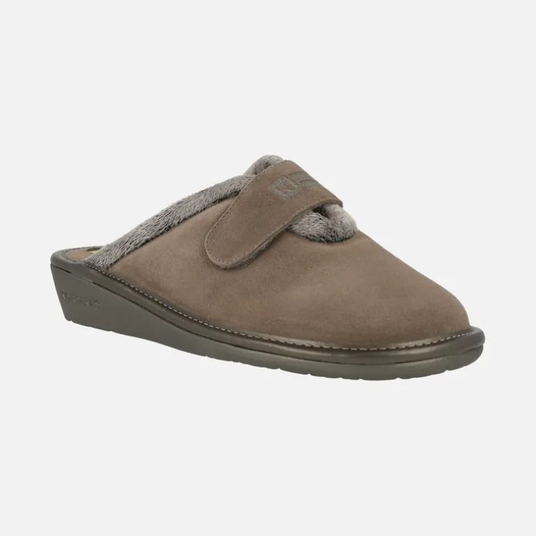 Zapatillas de casa en piel serraje con cierre de velcro