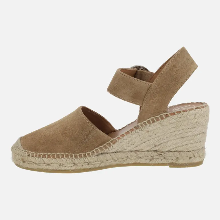 Zapatillas de esparto en ante marrón con cierre de hebilla y cuña media