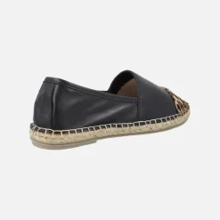 Zapatillas de esparto en piel negra con puntera en print leopardo