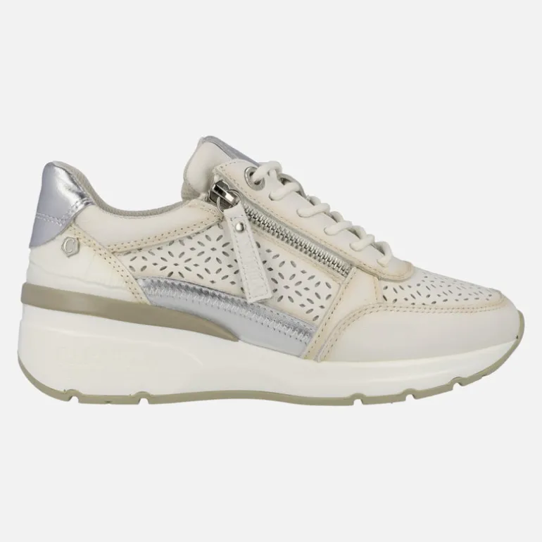 Zapatillas deportivas Carmela de piel con dibujo troquelado