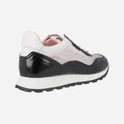 Zapatillas deportivas combinadas con cierre de cordones
