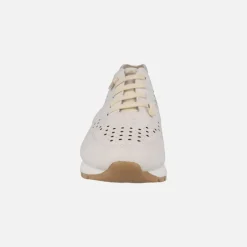 Zapatillas deportivas con perforados y cordones elásticos