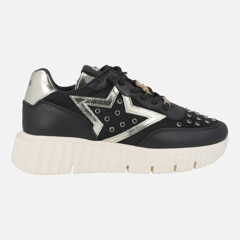 Zapatillas deportivas negras con adorno de oso dorado