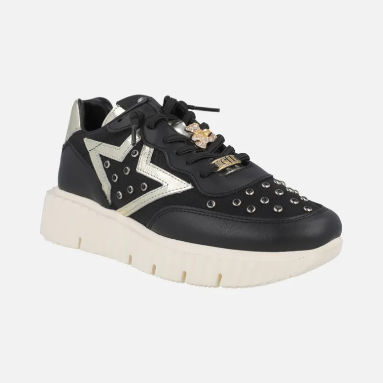 Zapatillas deportivas negras con adorno de oso dorado