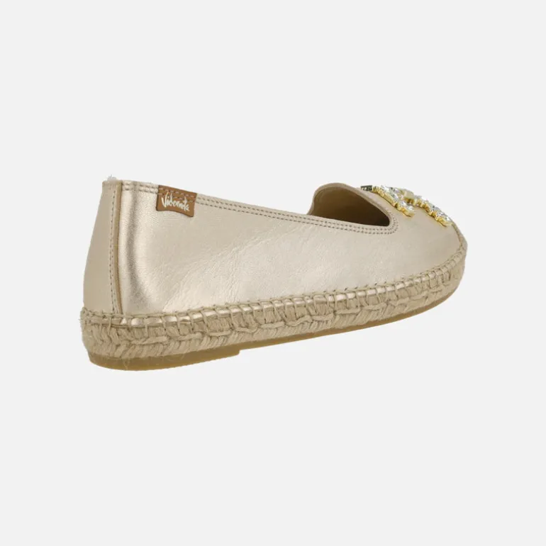Zapatillas planas de esparto en piel con adorno joya
