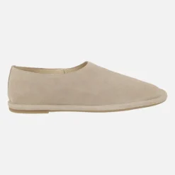Zapatos confort planos en serraje beige