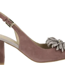 Zapatos corte salón de ante con adorno de flor