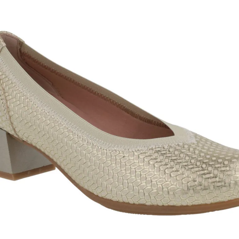 Zapatos corte salón de piel grabada con tacón bajo
