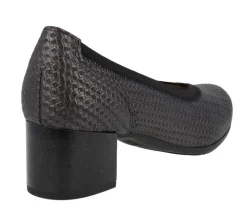 Zapatos corte salón de piel grabada con tacón bajo