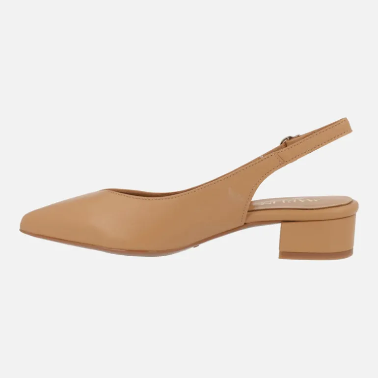 Zapatos corte salón destalonados con tacón bajo