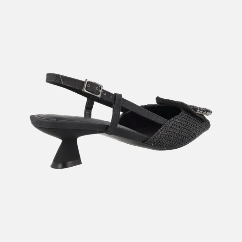 Zapatos corte salón destalonados en acabado rafia