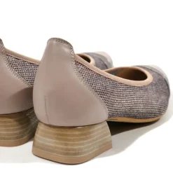 Zapatos corte salón en piel y rejilla con tacones de 3 cms
