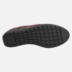 Zapatos de charol con cierre de gomas elásticas