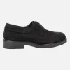 Zapatos de cordones en serraje negro con pala vega y picados