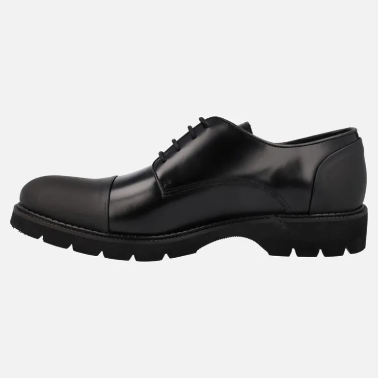 Zapatos de cordones para hombre en antik negro con talón y puntera mates