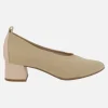 Zapatos de lycra corte salón con tacón bajo