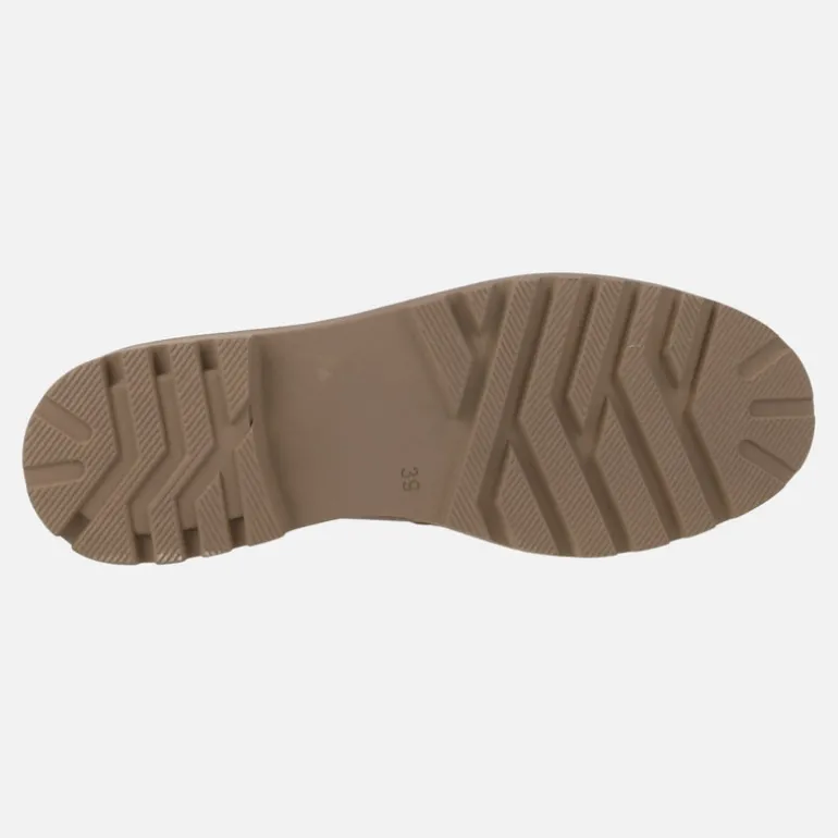 Zapatos de piel con adorno y cuña de goma Viguera