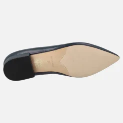 Zapatos de piel con tacón bajo y escote pico Breda