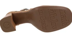 Zapatos de piel con tiras cruzadas y aberturas laterales