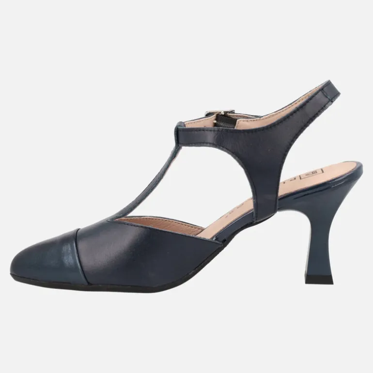 Zapatos de piel destalonados con tira al empeine