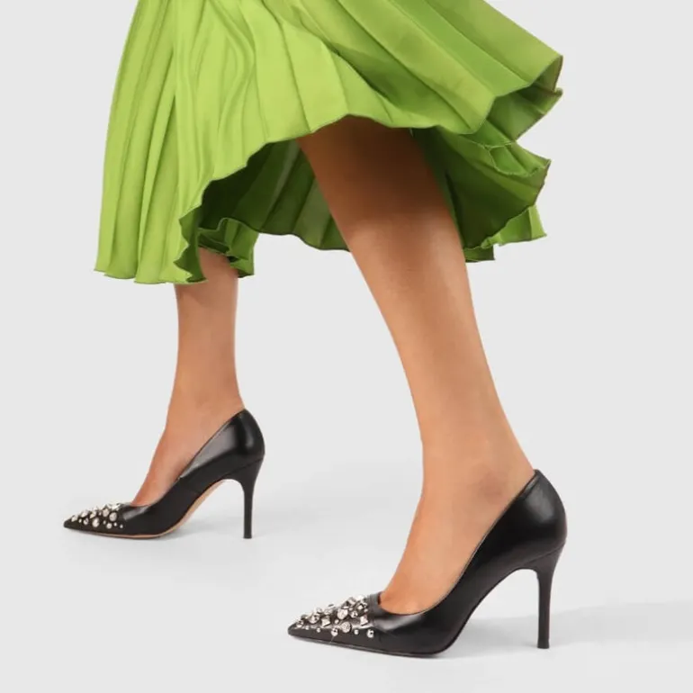Zapatos de salón con puntera de tachas Sompo