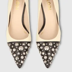 Zapatos de salón con puntera de tachas Sompo