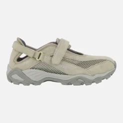 Zapatos deportivos en combinado de tejido y serraje con cierre de velcro