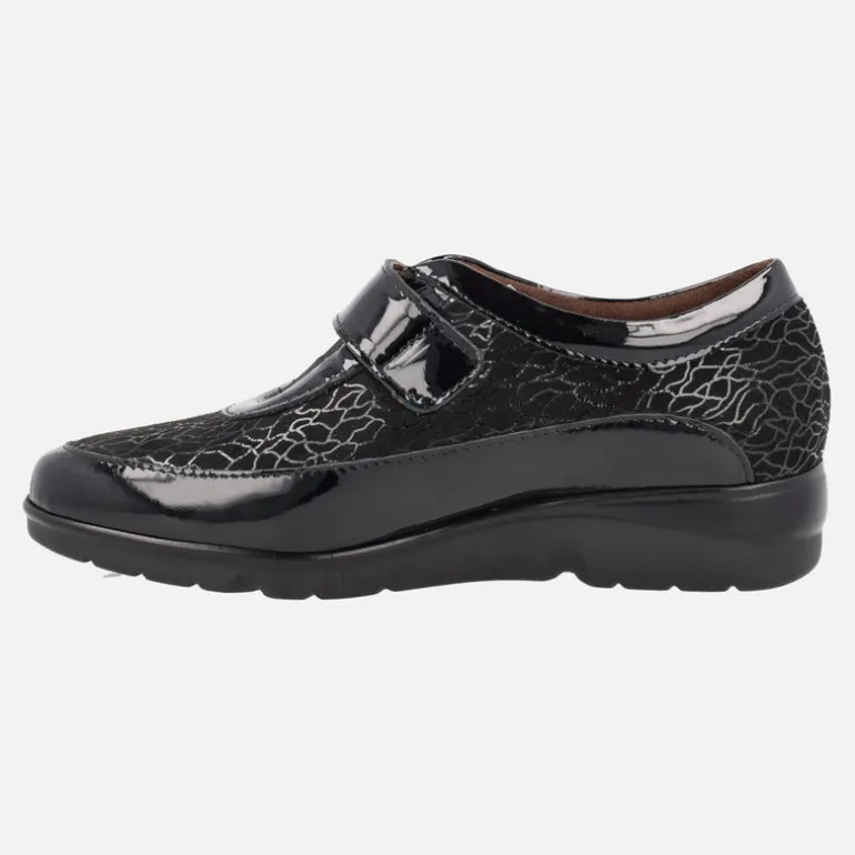 Zapatos deportivos en combinado negro con cierre de velcro