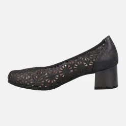 Zapatos negros corte salón con detalle de troquelados