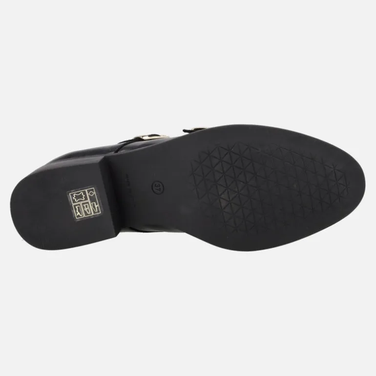 Zapatos negros de piel con hebillas para mujer