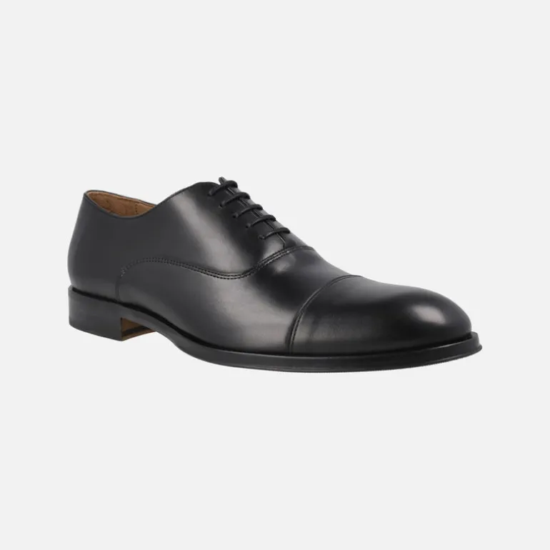 Zapatos oxford Lenox en piel negra con puntera recta