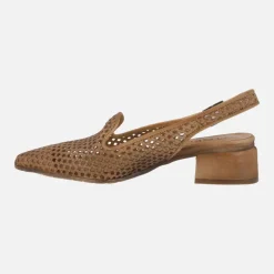 Zapatos trenzados de piel destalonados con copete