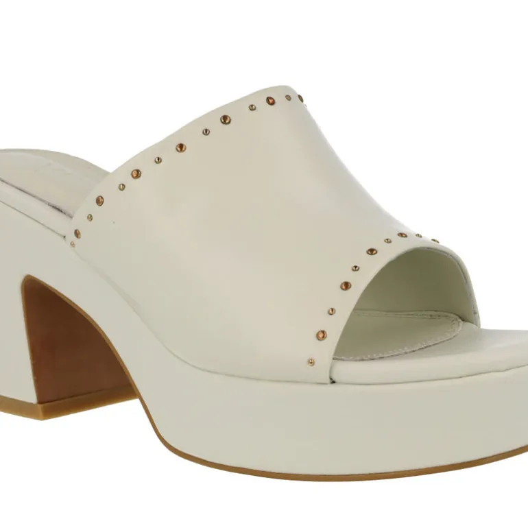 Zuecos de piel con plataforma Nursia